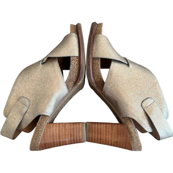 Sofft Cambria Leather Cross Strap Platform Slingback Sandals Gold Women's 6.5M - Picture 11 of 15